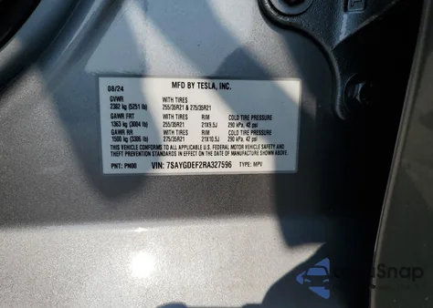 2024 Tesla Model Y z USA, uszkodzony, nr VIN 7SAYGDEF2RA327596
